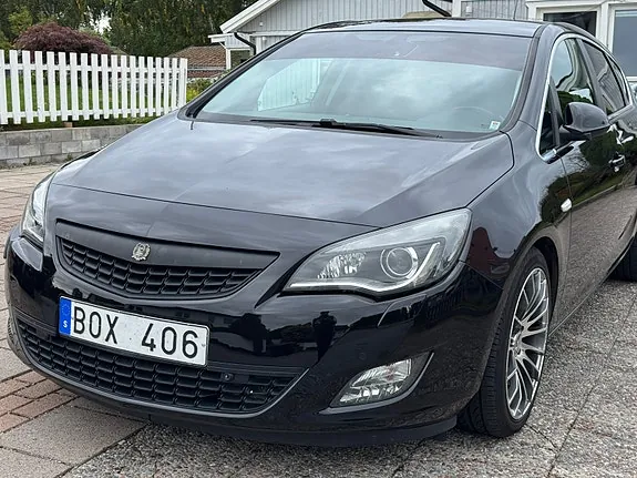 Opel Astra 2010 photo 2