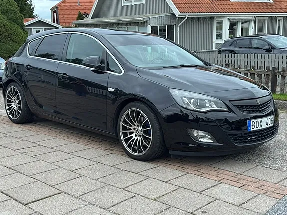 Opel Astra 2010 photo 4