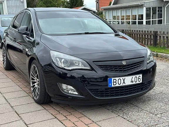 Opel Astra 2010 photo 3