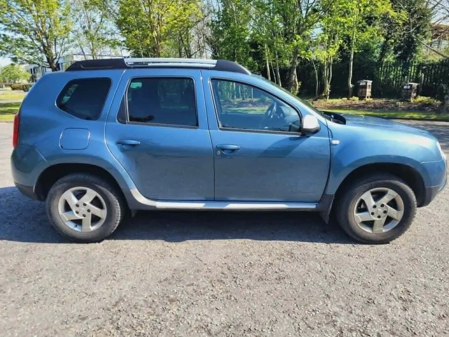 Dacia Duster 2011 photo 2