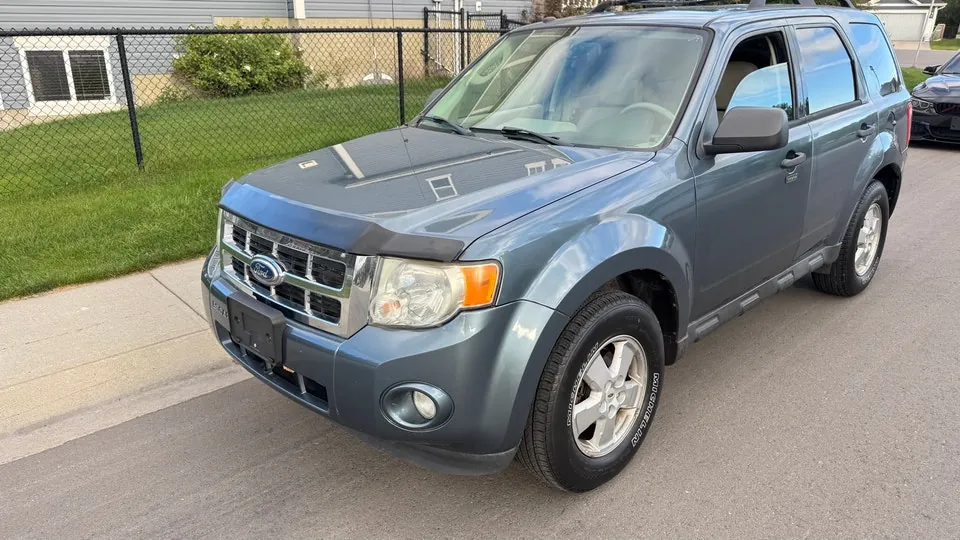 Ford Escape 2012 photo 2