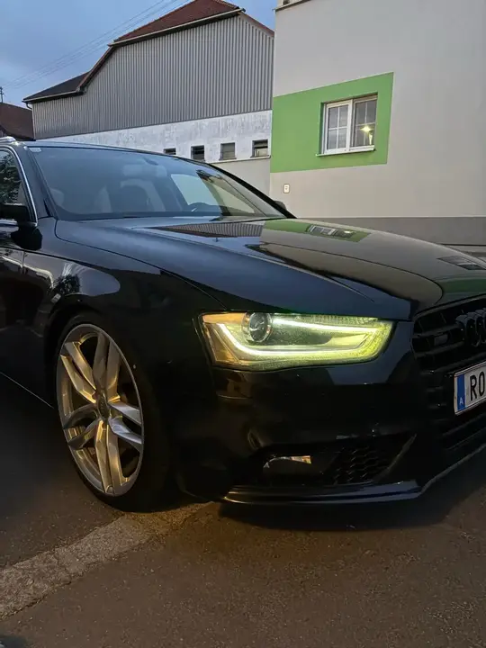 Audi A4 2013 photo 2