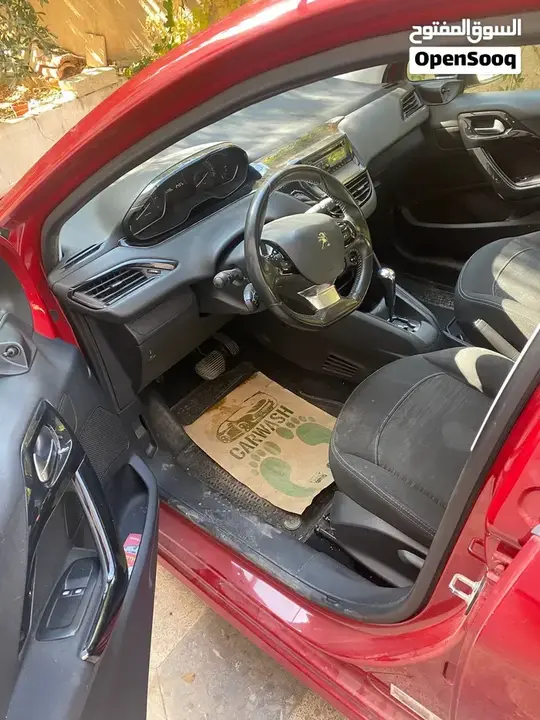 Peugeot 208 2016 photo 3