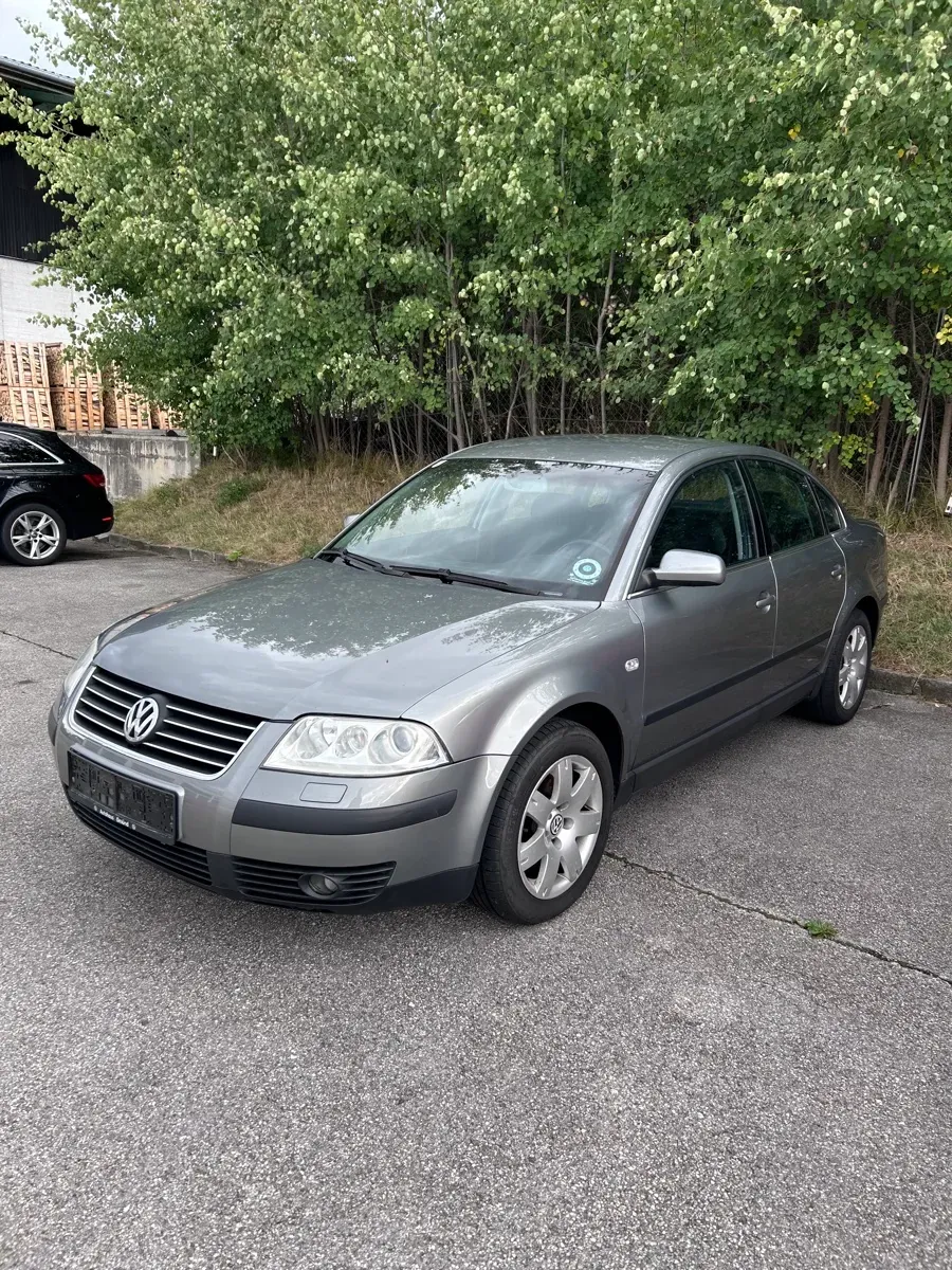 Volkswagen Passat 2003 photo 2