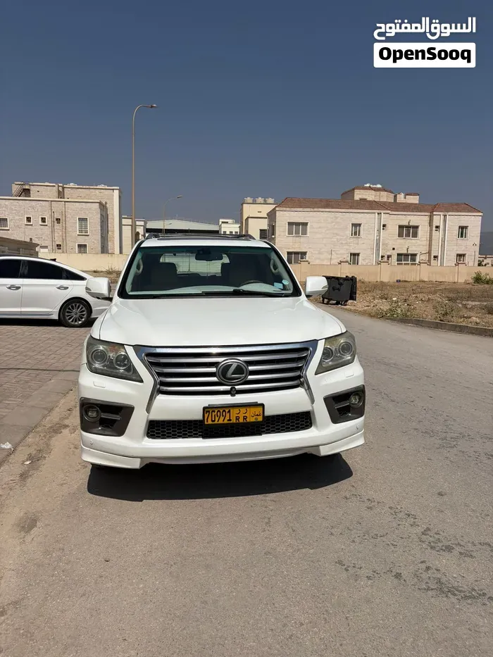 Lexus Lx 2010 photo 2
