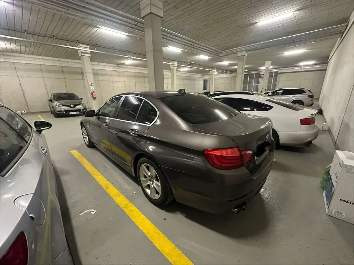 BMW 5 Series 2010 photo 3