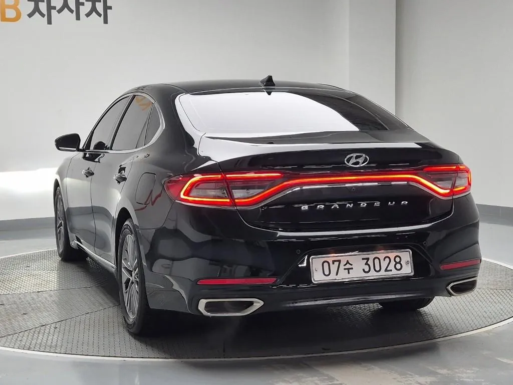 Hyundai Grandeur 2017 photo 2