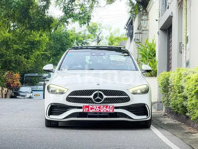Mercedes-Benz C200 2025 photo 4