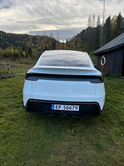 Tesla Model Y 2026 photo 5