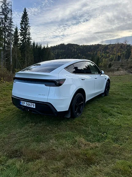 Tesla Model Y 2026 photo 3