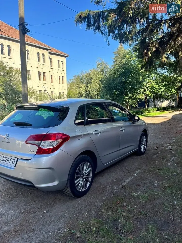 Citroen C4 2011 photo 3