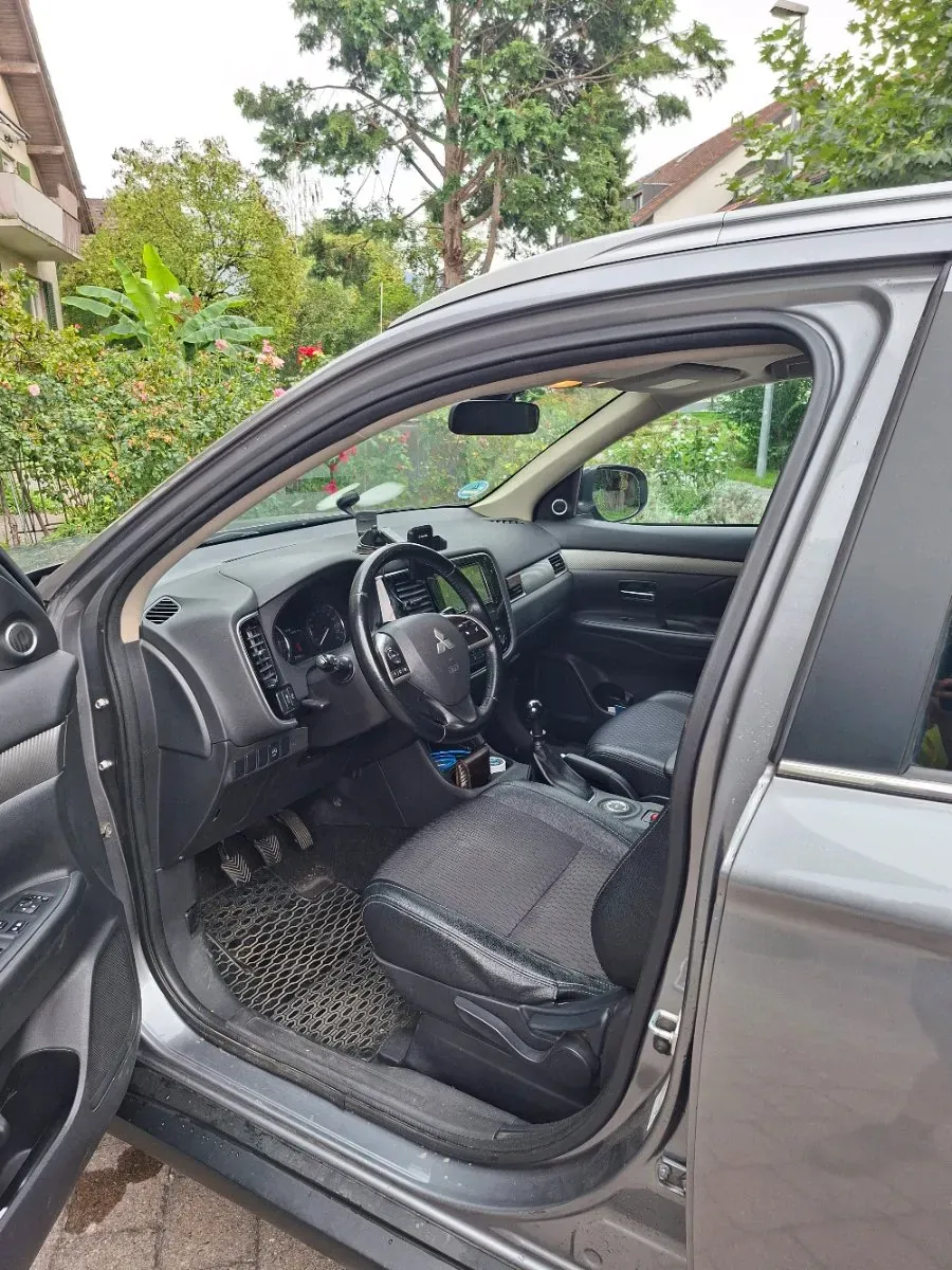 Mitsubishi Outlander 2015 photo 3
