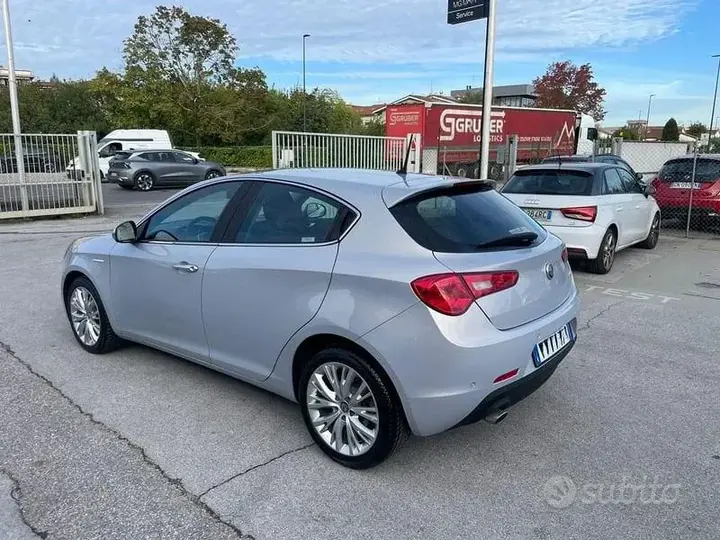 Alfa Romeo Giulietta 2016 photo 3