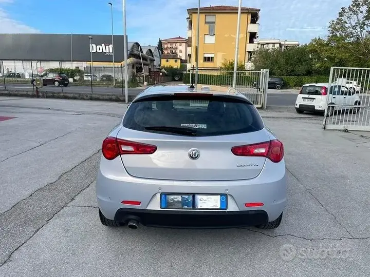 Alfa Romeo Giulietta 2016 photo 4