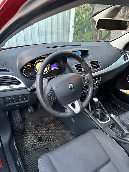 Renault Megane Iii 2010 photo 4