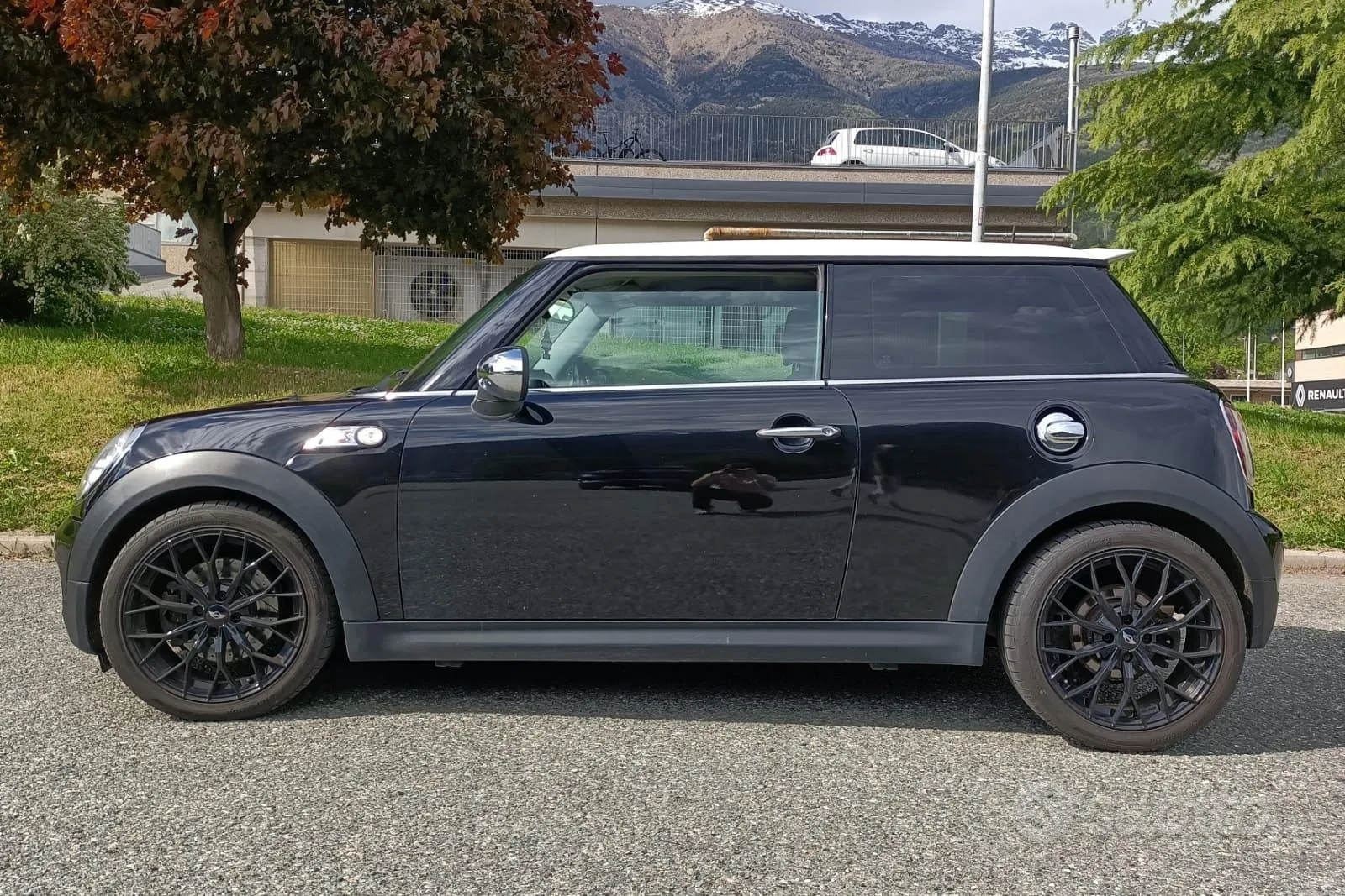 Mini Cooper S 2010 photo 2