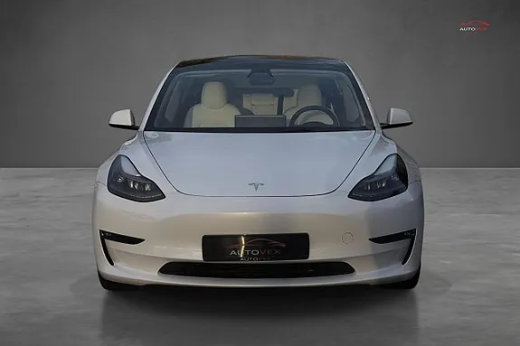 Tesla Model 3 2021 photo 2