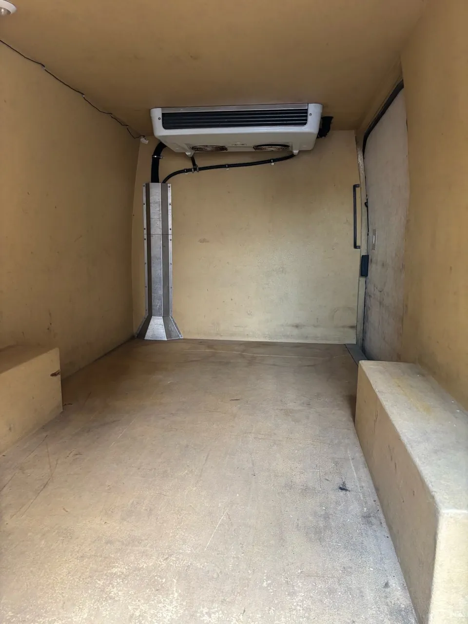 Mercedes-Benz Sprinter Van 2014 photo 5
