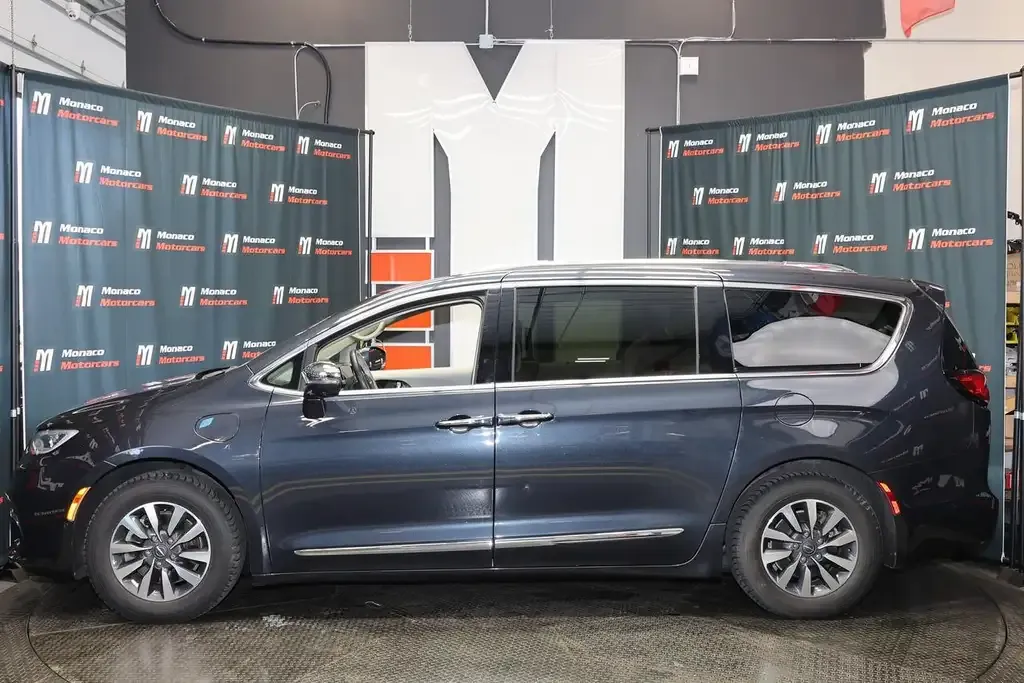 Chrysler Pacifica 2021 photo 3
