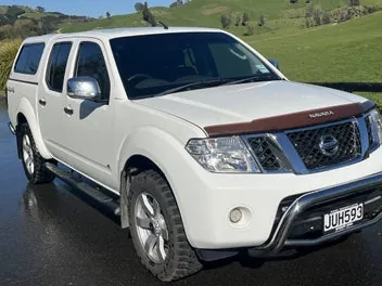 Nissan Navara 2012 photo 2