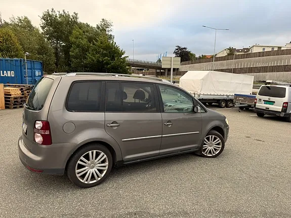 Volkswagen Touran 2009 photo 5