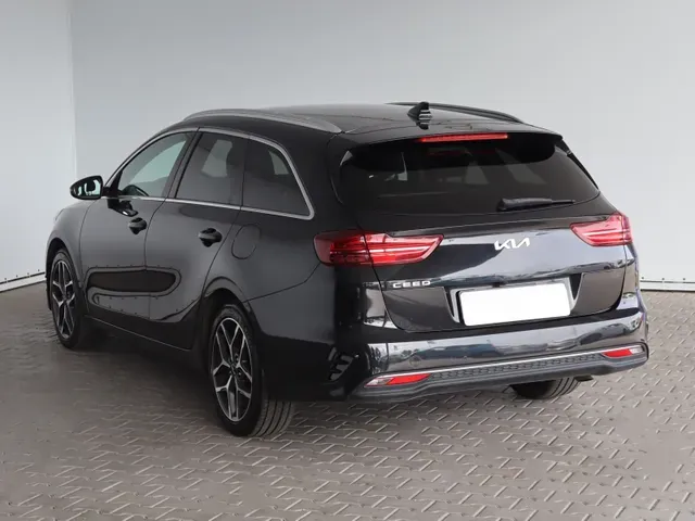 Kia Ceed Sw 2022 photo 3