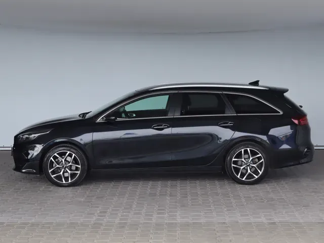 Kia Ceed Sw 2022 photo 2