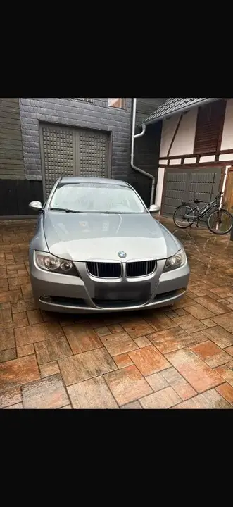 BMW 318I