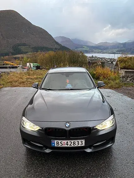 BMW 320D 2012 photo 3