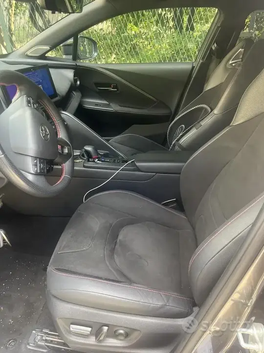 Toyota C-Hr 2024 photo 2