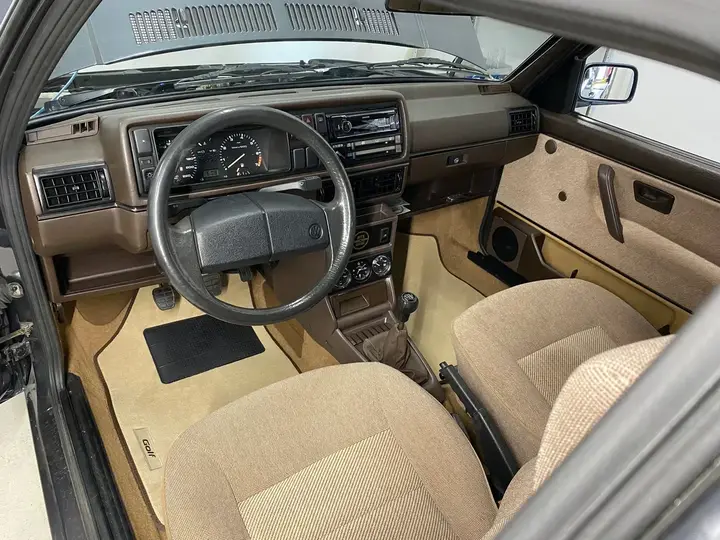 Volkswagen Golf 1988 photo 2