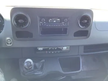 Mercedes-Benz Sprinter 2021 photo 2