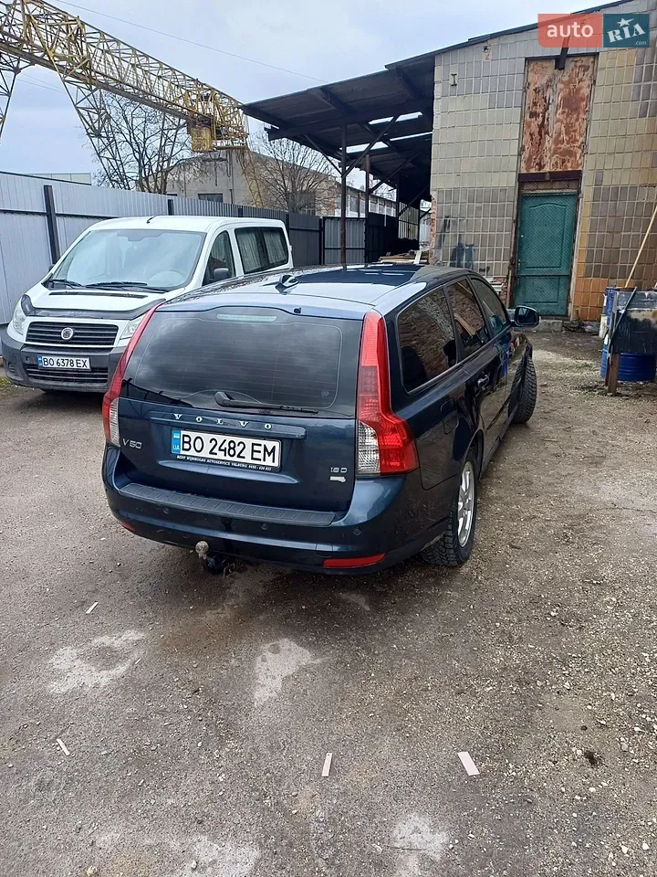 Volvo V50 2010 photo 5