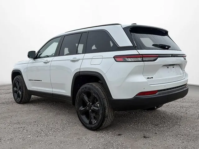 Jeep Grand Cherokee 2026 photo 3