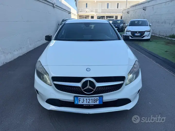 Mercedes-Benz A 2017 photo 2