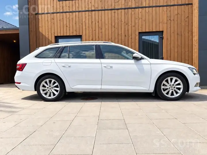 Skoda Superb 2015 photo 2
