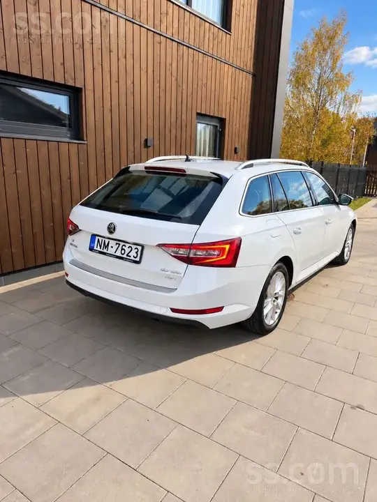 Skoda Superb 2015 photo 4