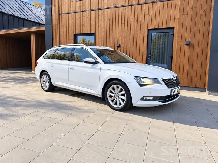 Skoda Superb 2015 photo 5