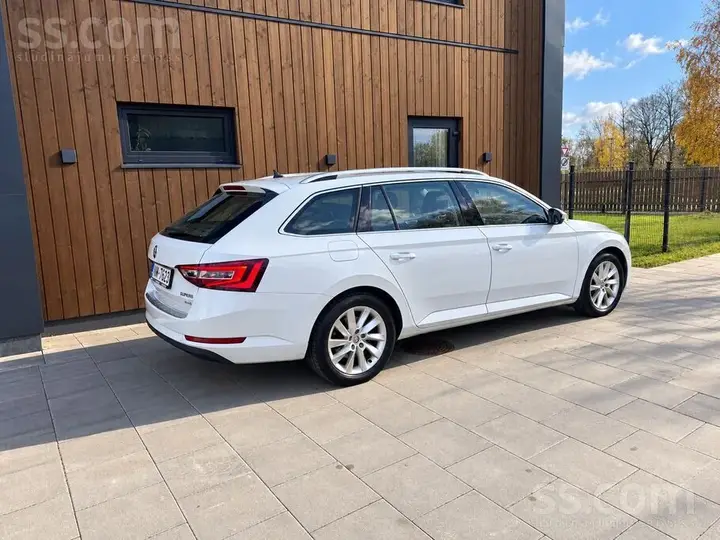 Skoda Superb 2015 photo 3