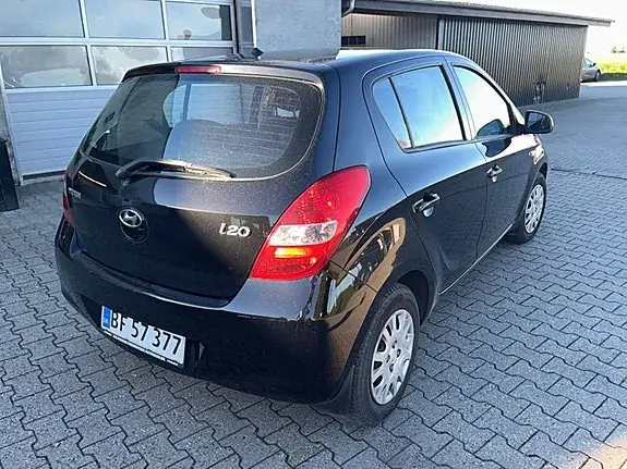 Hyundai I20 2010 photo 3