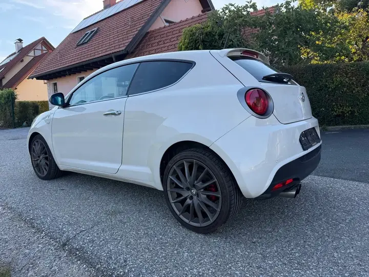 Alfa Romeo Mito 2011 photo 3