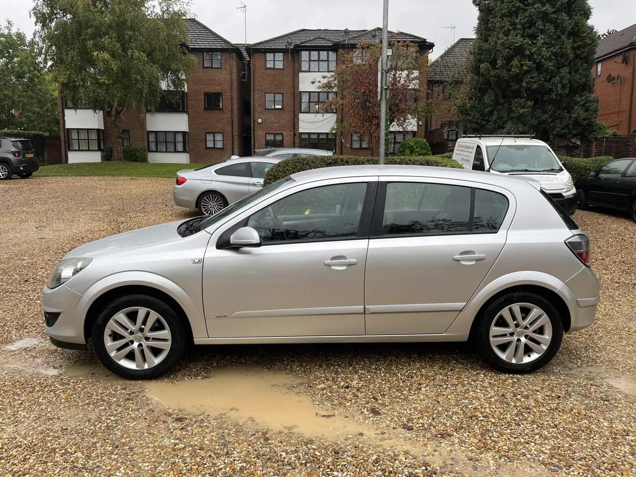 Vauxhall Astra 2009 photo 4