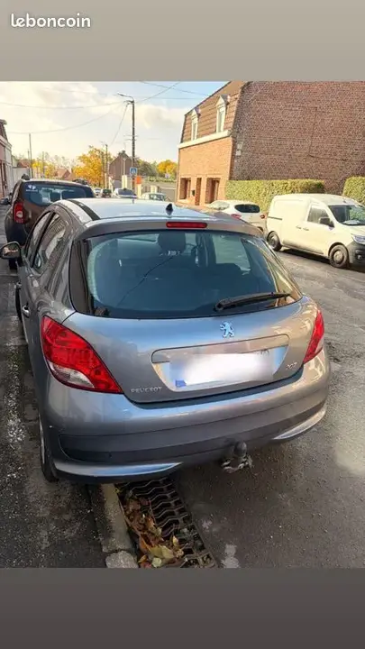 Peugeot 207 2011 photo 2