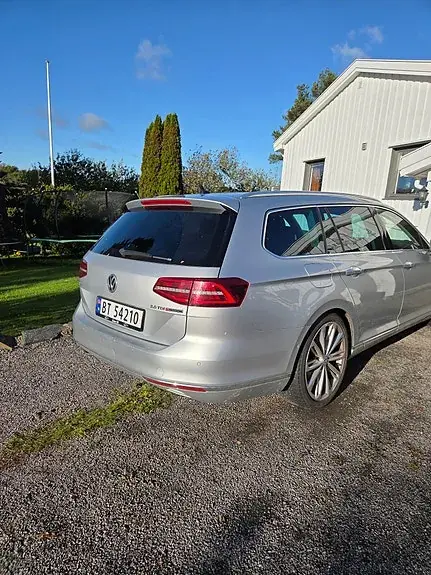 Volkswagen Passat 2017 photo 2