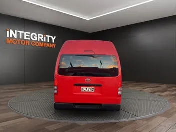 Toyota Hiace 2016 photo 5
