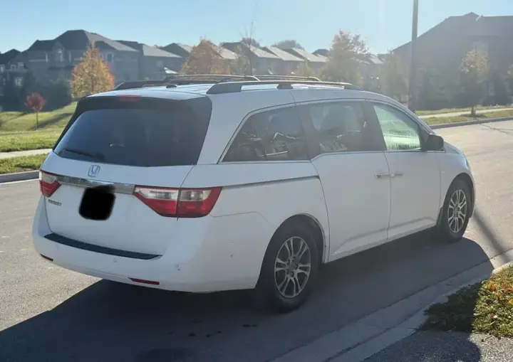 Honda Odyssey 2011 photo 4