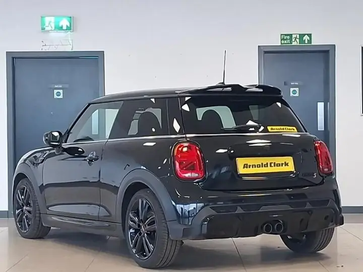 Mini Cooper S 2023 photo 2