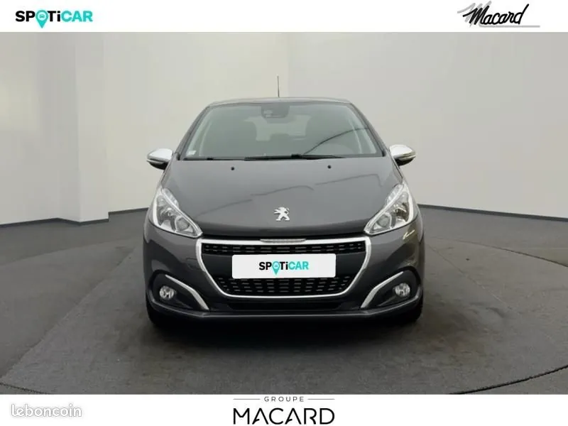 Peugeot 208 2019 photo 3