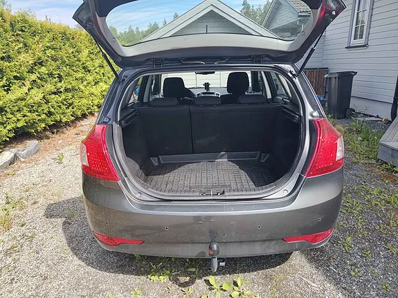 Kia Ceed 2010 photo 4