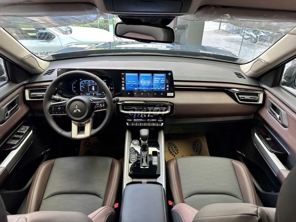 Mitsubishi Destinator